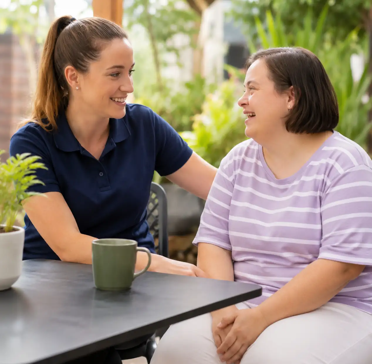 Support worker meeting with NDIS participant in Melbourne